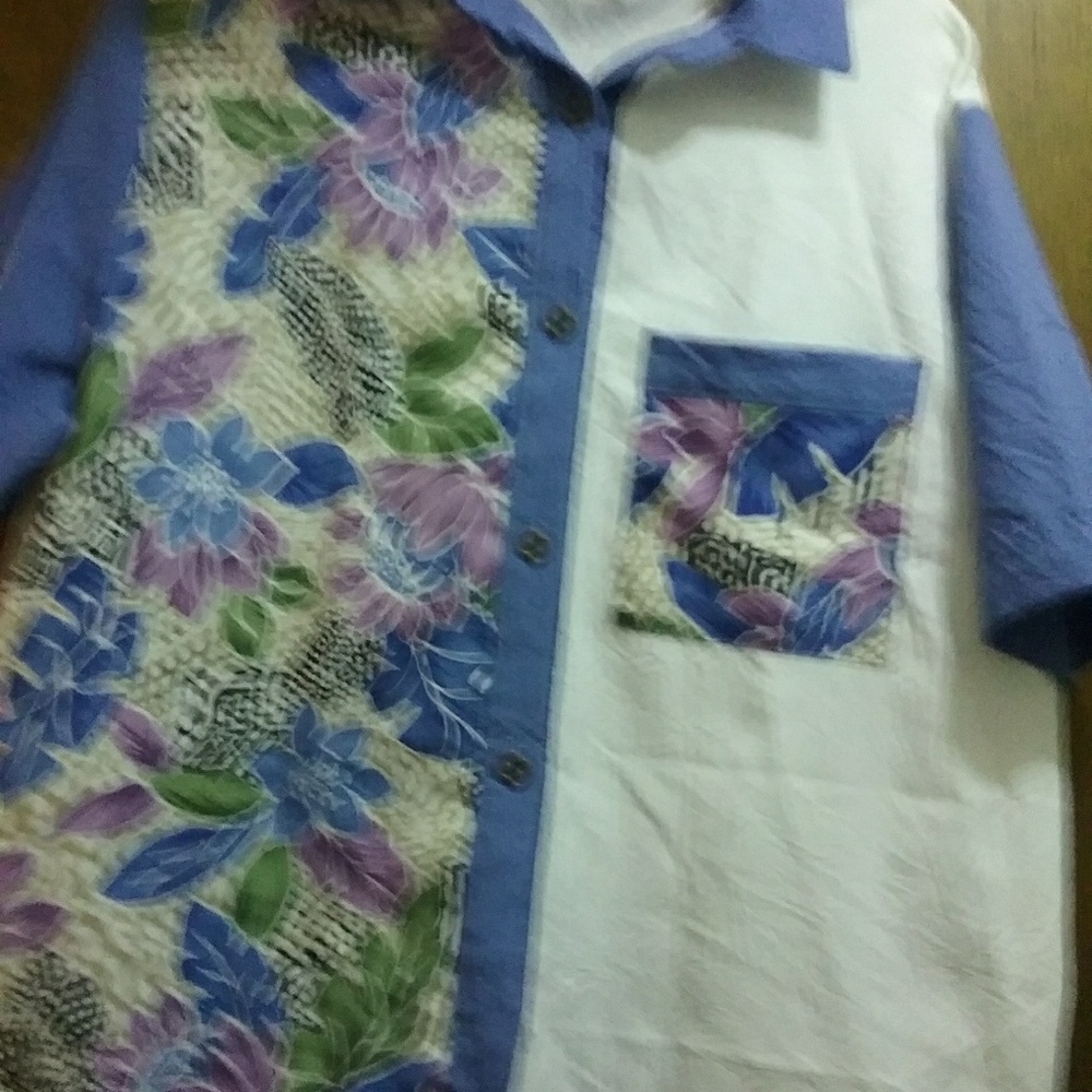 🦋 Floral Print Blouse
